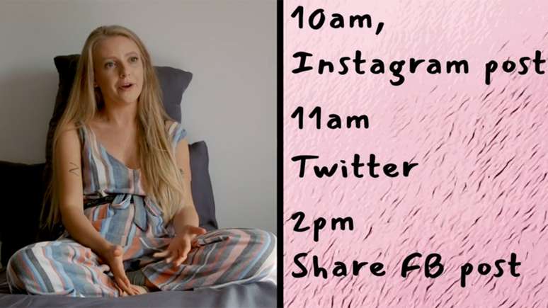 Emma programa minuciosamente suas atividades nas redes sociais