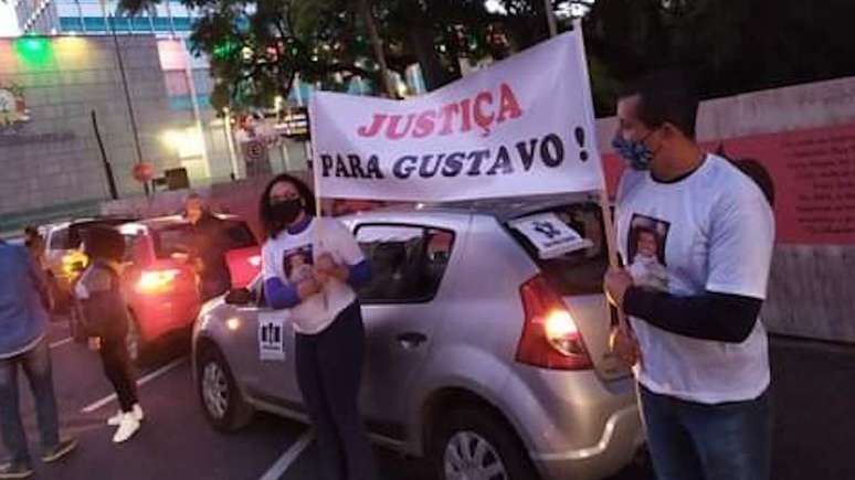 Ativistas fizeram protestos em Porto Alegre contra a impunidade no caso Gustavo Amaral