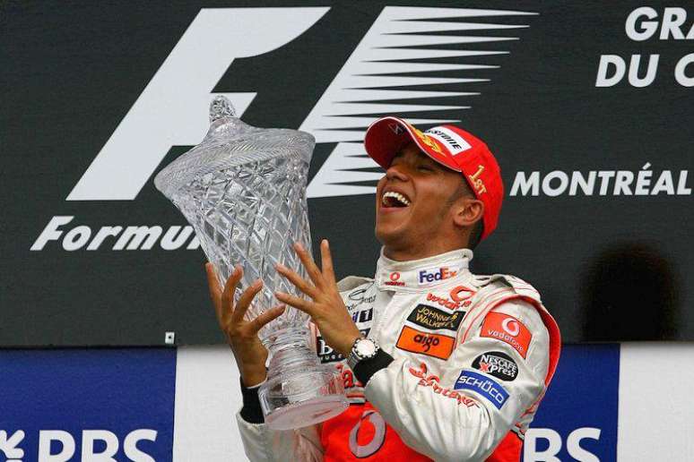 Lewis Hamilton festeja vitória em Montreal em 2007 