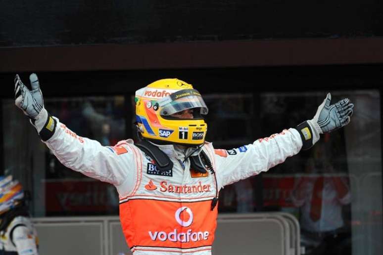 Lewis Hamilton obteve uma de suas maiores vit&oacute;rias em Silverstone em 2008 