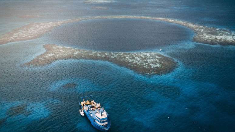 O Grande Buraco Azul de Belize &eacute; um dos buracos no Golfo do M&eacute;xico e na regi&atilde;o do Caribe