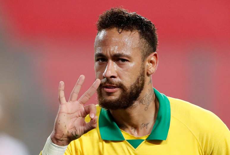Neymar vai enfim ser campeão do mundo e ganhar prêmio de melhor da temporada em 2022, prevê vidente 
13/10/2020 Paolo Aguilar/Pool via REUTERS