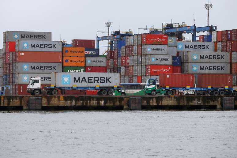 Cont&ecirc;ineres da Maersk s&atilde;o vistos no porto de Santos em setembro do ano passado
23/09/2019
REUTERS/Amanda Perobelli