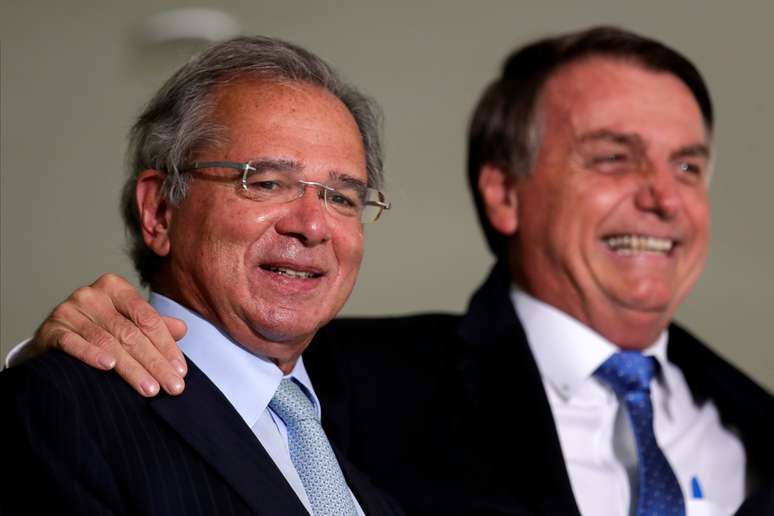 Bolsonaro e Guedes participam de cerimônia no Palácio do Planalto
07/10/2020
REUTERS/Ueslei Marcelino
