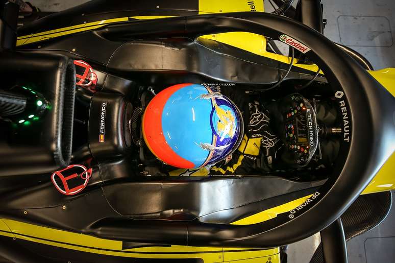 Fernando agora já é integrante do Renault DP World F1 Team. 