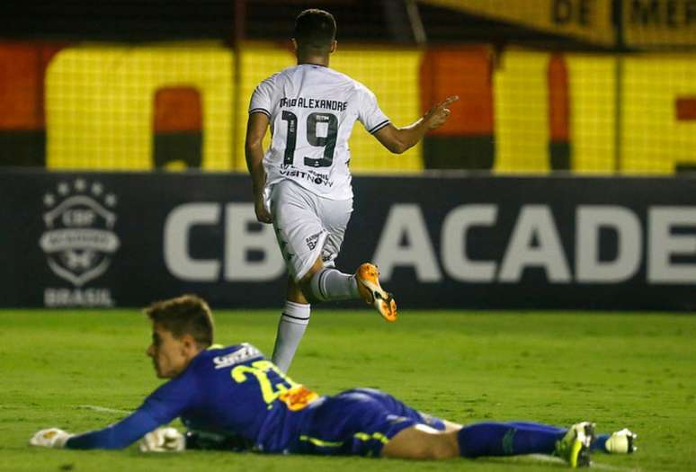 Caio Alexandre comemora gol contra o Sport (Foto: Vítor Silva/Botafogo)