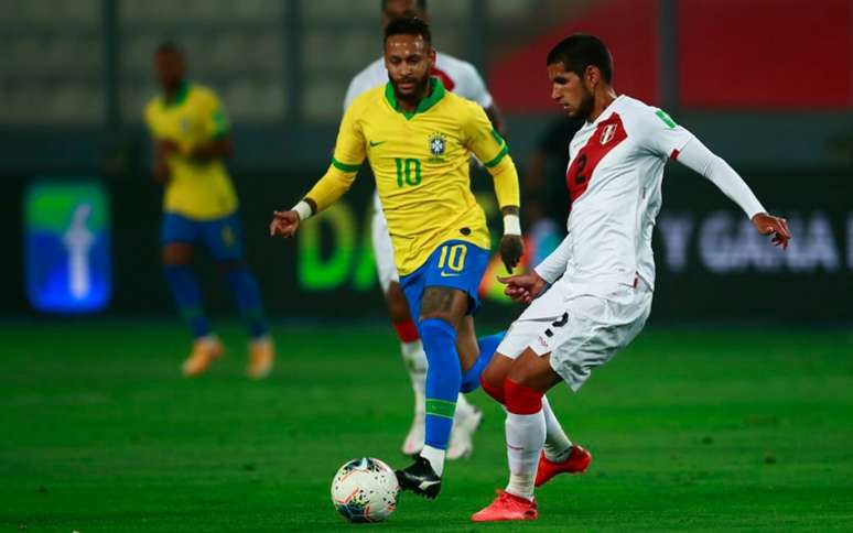 Neymar marcou três gols na vitória do Brasil por 4 a 2 (Foto: RHONA WISE / AFP)
