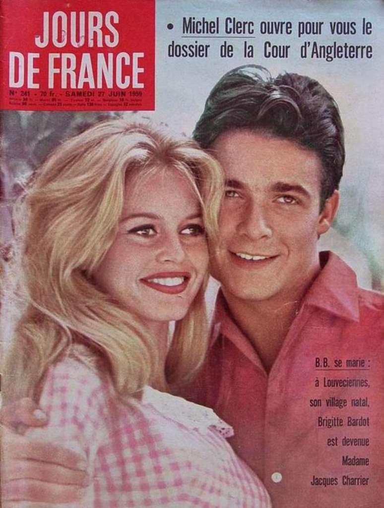 Brigitte Bardot com o vestido que de casamento com Jacques Charrier (Foto: Reprodução)