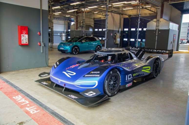 Carro de corrida elétrico da Volkswagen detém o recorde de volta mais rápida em Nurburgring em sua categoria.