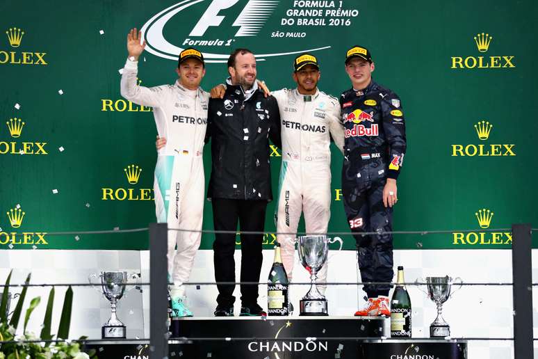Lewis Hamilton e Max Verstappen foram os grandes nomes do chuvoso GP do Brasil de 2016 