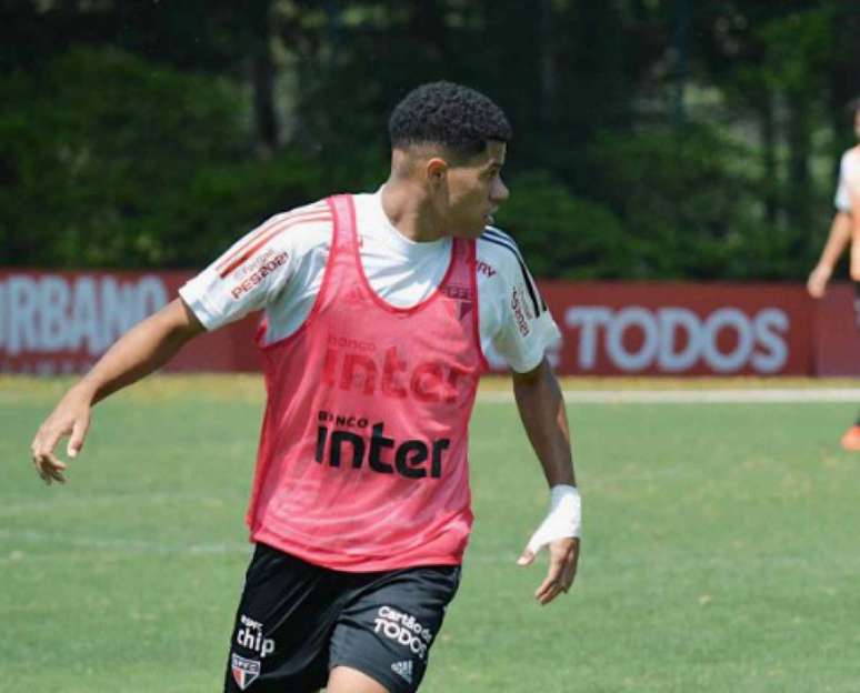 Sara participou de todos os três gols do São Paulo contra o Fortaleza, na última quarta (Foto: Divulgação/São Paulo)