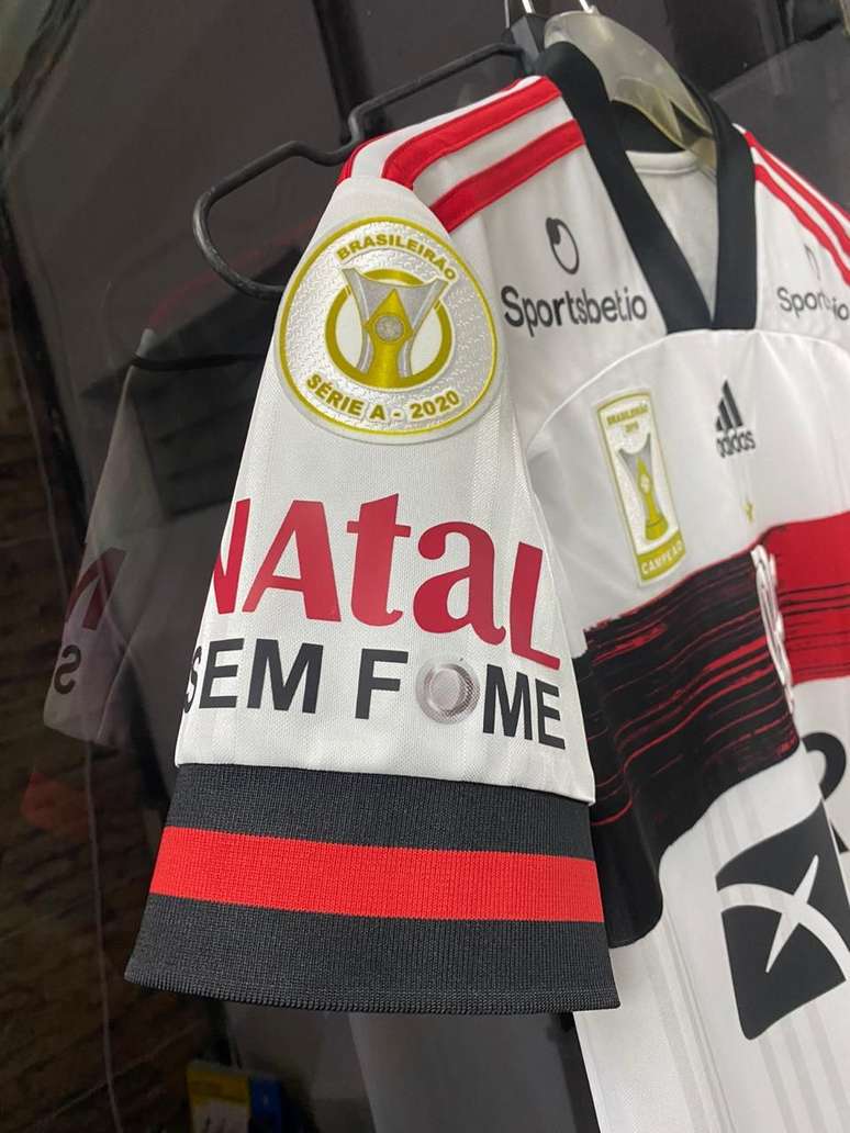 O Flamengo também vai colocar o logo Natal sem Fome na manga da camisa