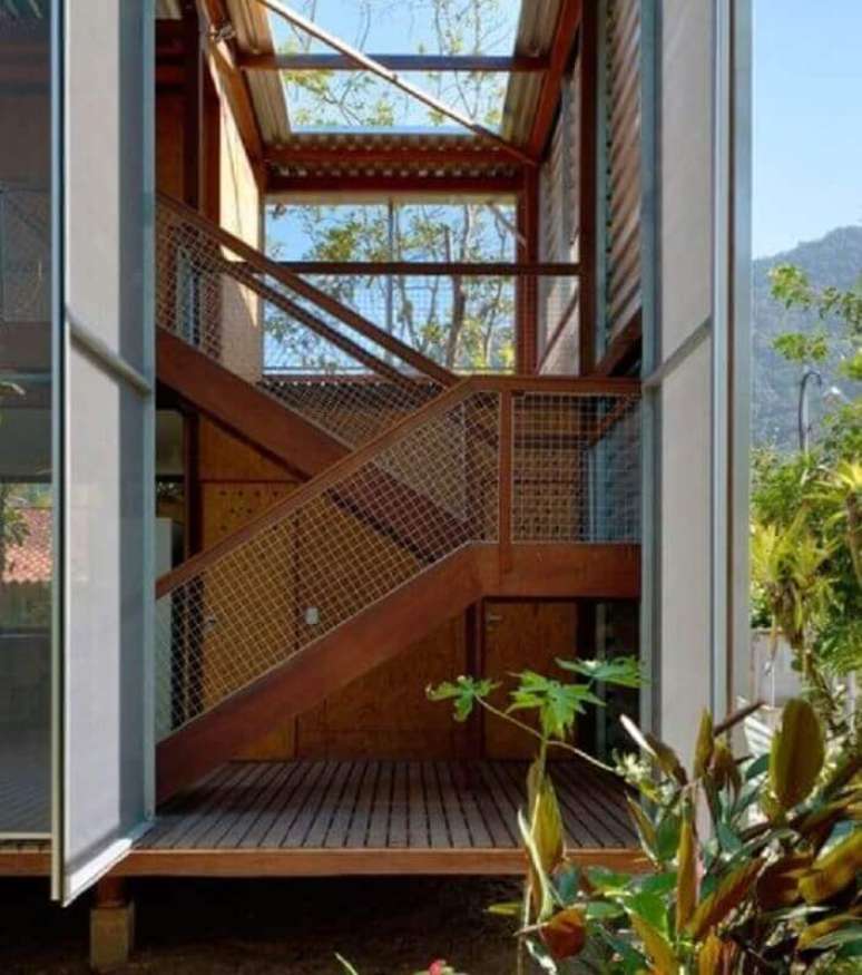 54. Modelos diferentes de guarda-corpo s&atilde;o perfeitos para incrementar o estilo de projeto arquitet&ocirc;nico &ndash; Foto: Andrade Morettin