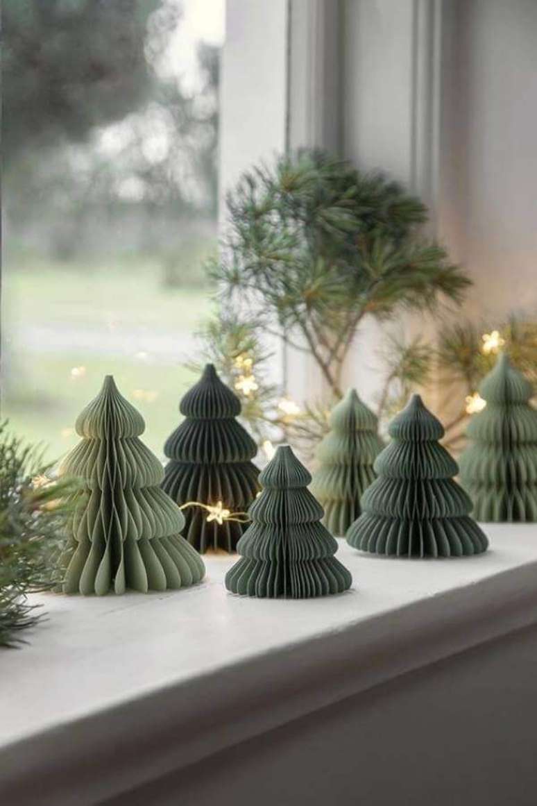 41. Ideias para decora&ccedil;&atilde;o de Natal moderna com mini &aacute;rvores verdes &ndash; Foto: heiter & hurtig