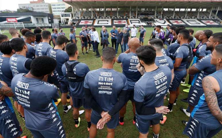 Sá Pinto teve contato com o elenco, vai a Porto Alegre, mas ainda não comandará o time (Rafael Ribeiro/Vasco)