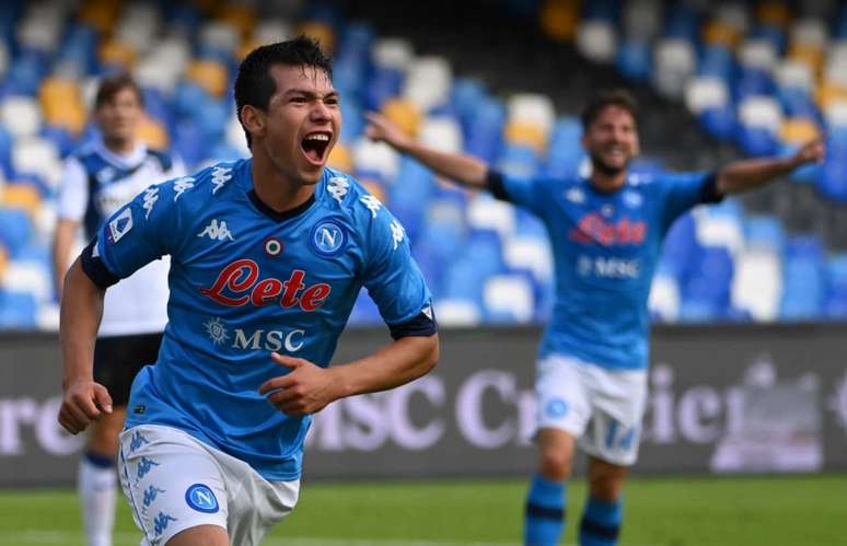 Mexicano Hirving Lozano foi o destaque da partida, com dois gols (Foto: ALBERTO PIZZOLI / AFP)