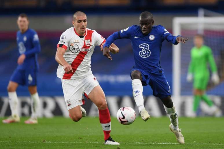 Chelsea chegou ao segundo empate na Premier League, ambos por 3 a 3 (Foto: MIKE HEWITT / POOL / AFP)