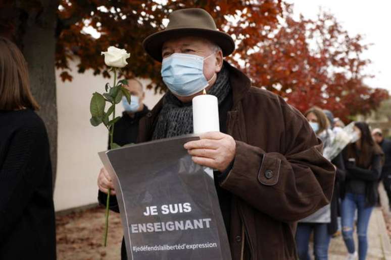 Morte de professor chocou franceses
