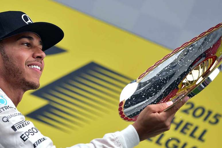 39 – Em Spa, no GP da Bélgica, Lewis Hamilton dominou a concorrência e venceu mais uma corrida na Fórmula 1 