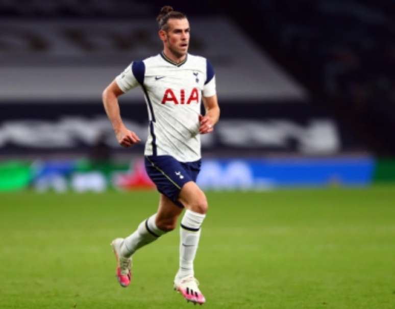 Bale quase marcou na reestreia pelo Tottenham (Foto: CLIVE ROSE / POOL / AFP)