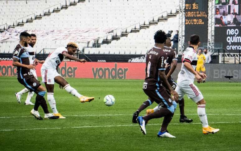 Vitinho foi elogiado por Dome (Foto: Felipe Patiño/Flamengo)