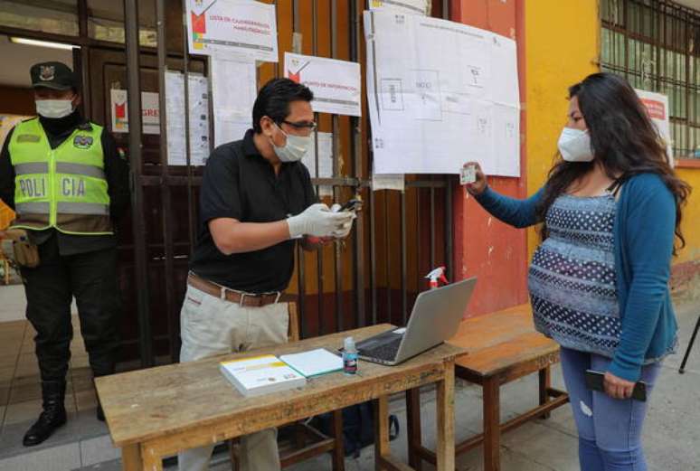 Eleições gerais na Bolívia ocorrem em meio ao clima tenso e polarizado