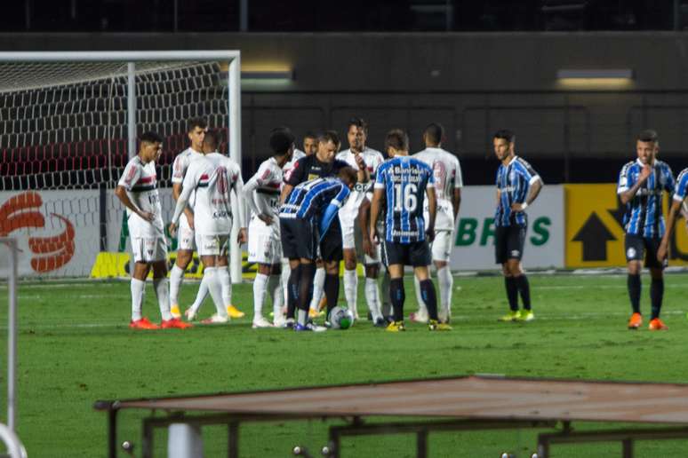 São Paulo e Grêmio ficaram no 0 a 0 no Morumbi