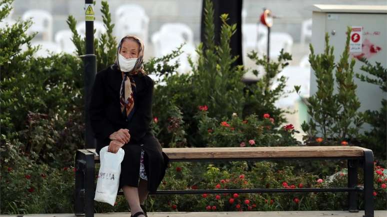 As máscaras são obrigatórias em Teerã desde o último sábado