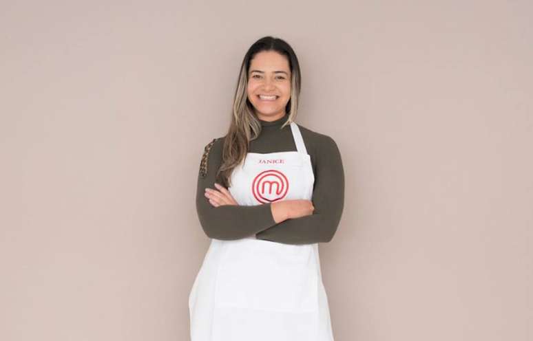 Aos 37 anos, Janice gosta de culinária desde que era uma criança e escolhia os ingredientes na feira com a sua mãe. Traz temperos do Nordeste, região em que nasceu.  