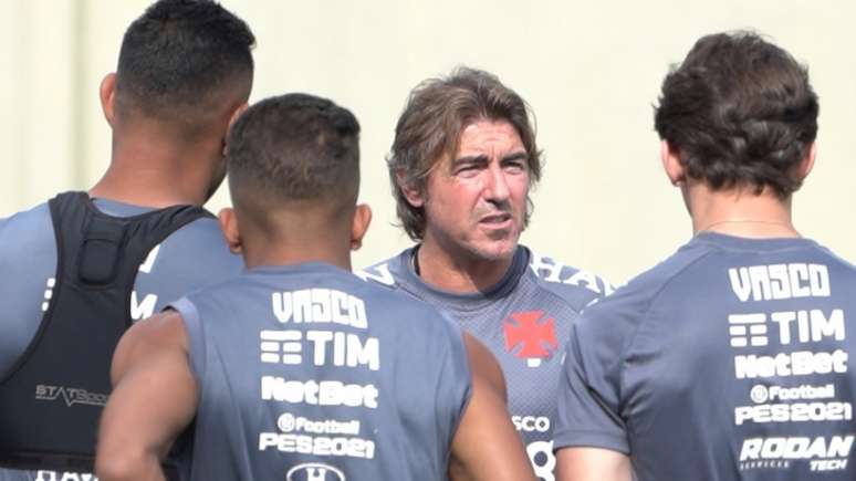 Ricardo Sá Pinto realizou o primeiro treino com a equipe do Vasco nesta segunda (Foto: Rafael Ribeiro/Vasco)