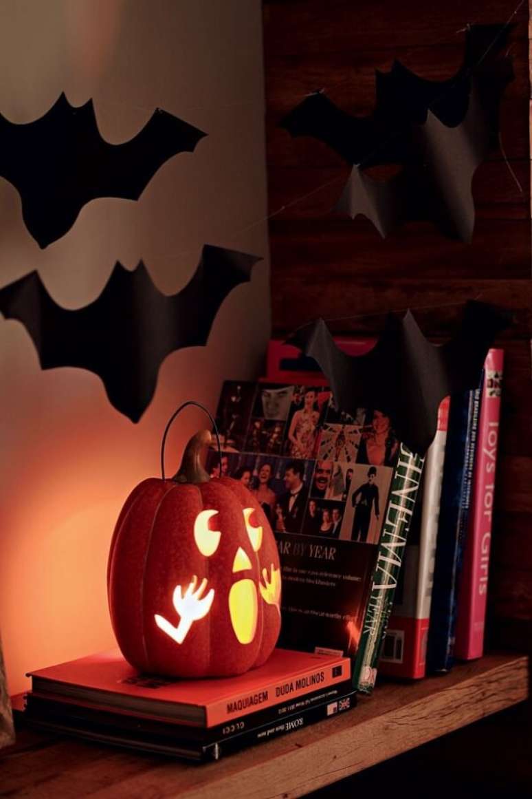 24. Abóbora de halloween iluminada. Fonte: Pinterest