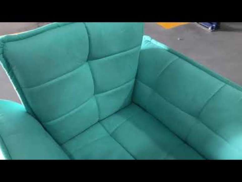 24. Detalhes da poltrona opala azul &ndash; Via: Pinterest