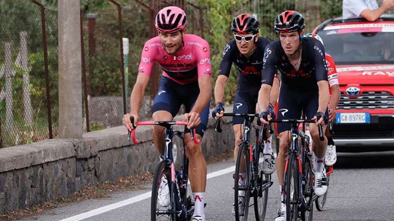 João Almeida segue com a Maglia Rosa (a camisa do líder) AFP