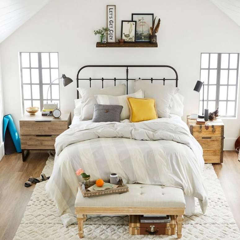 5. A cabeceira de ferro se encaixa perfeitamente nesse projeto. Fonte: Pinterest