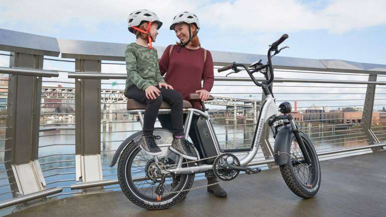 Bicicleta elétrica: alternativa interessente para um país que precisa de mobilidade sem poluição.