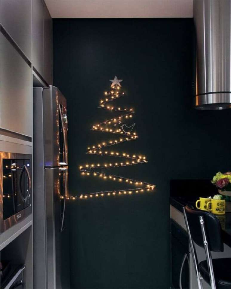 68. Árvore de natal diferente de luzes – Via: Pinterest