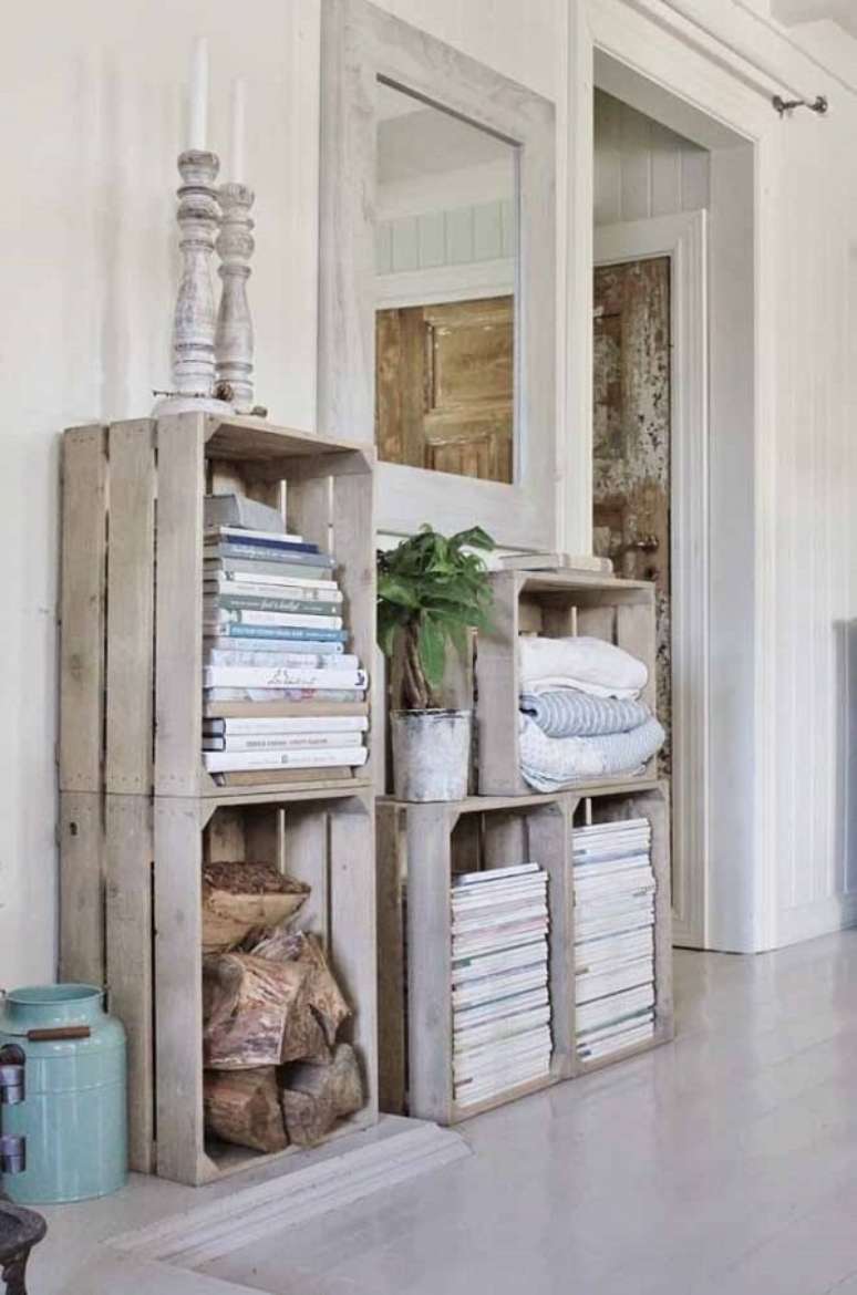 57. Empilhe os caixotes de feira no ambiente e organize objetos em sua estrutura. Fonte: Pinterest