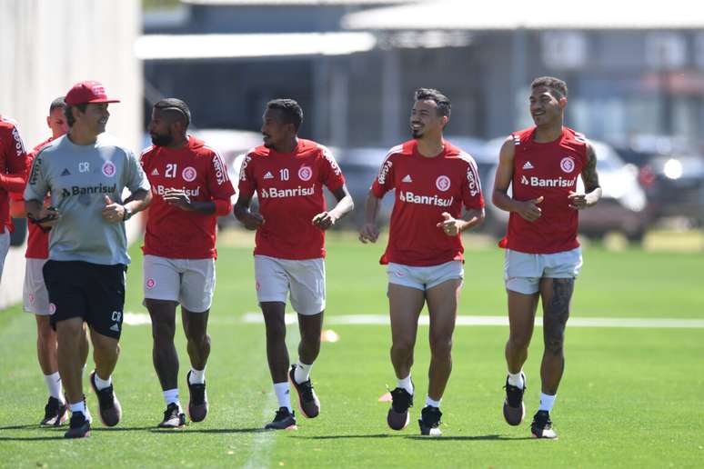 O líder Internacional esbanja alegria durante os treinos