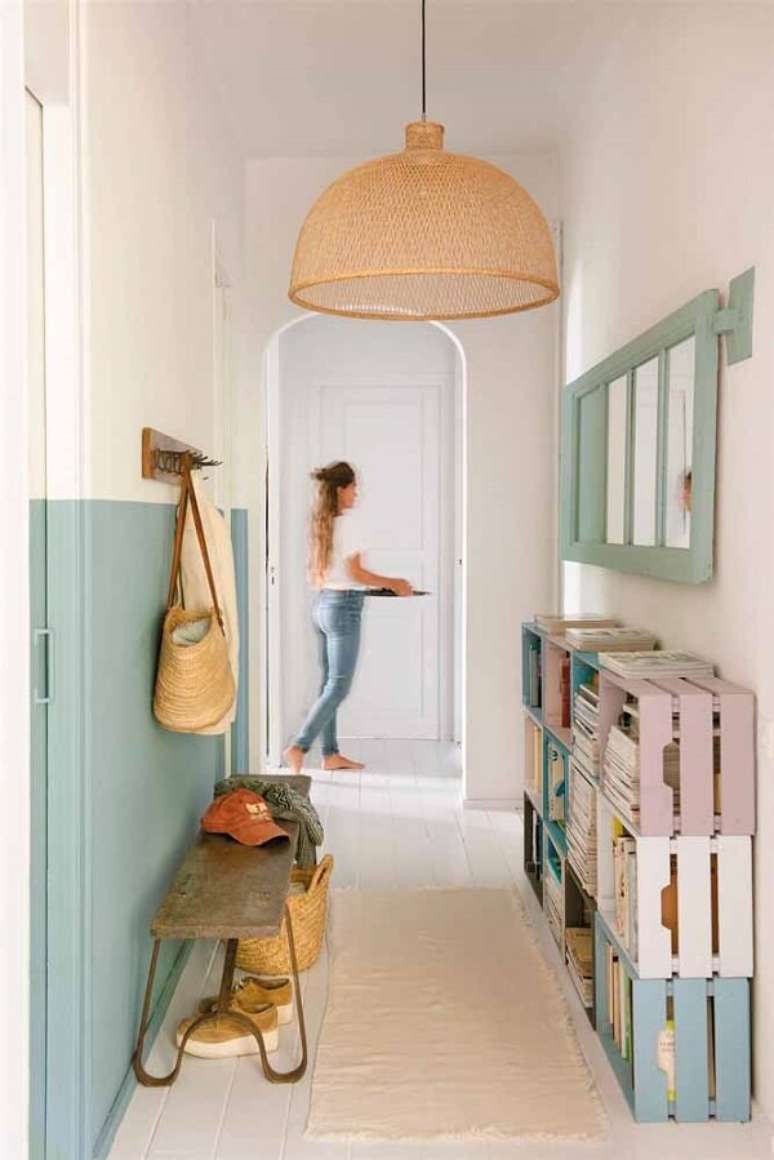 2. Pinte o caixote de feira para que a pe&ccedil;a combine com a sua decora&ccedil;&atilde;o. Fonte: Pinterest