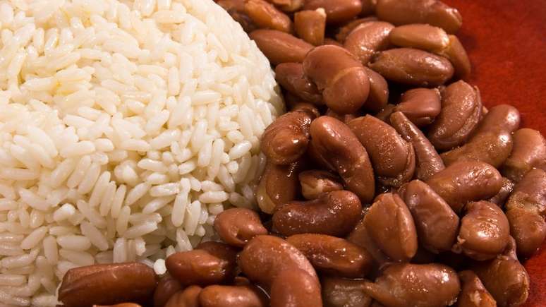 De janeiro a setembro, os alimentos no domicílio tiveram alta de 9,2%. O arroz subiu 41% nesse período e o feijão, 34%