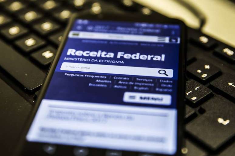 De acordo com a Receita Federal, a arrecadação de impostos e contribuições federais somou R$ 119,825 bilhões em setembro, o melhor resultado para o mês nos últimos seis anos.