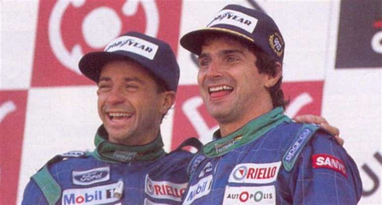 Roberto Moreno e Nelson Piquet no pódio do GP do Japão de 1990 