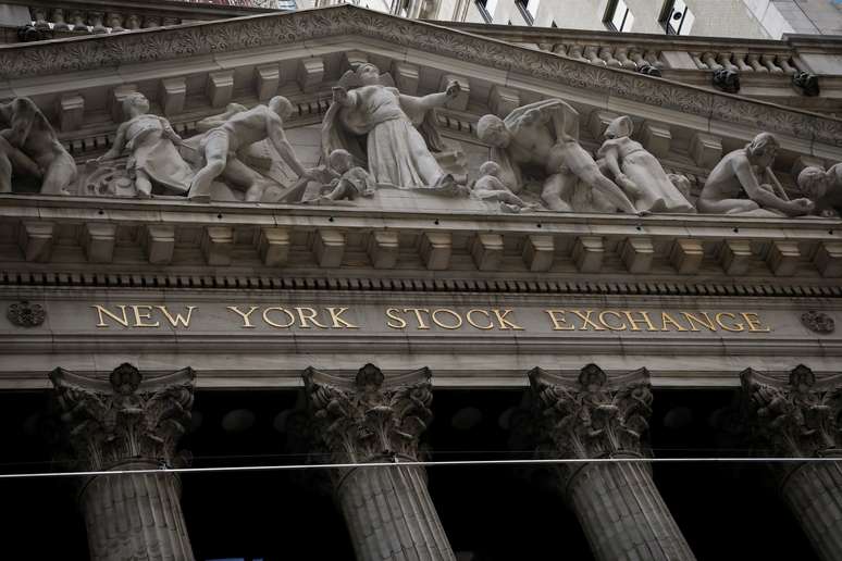 Fachada frontal da Bolsa de Valores de Nova York (NYSE), 26 de junho de 2020. REUTERS/Brendan McDermid