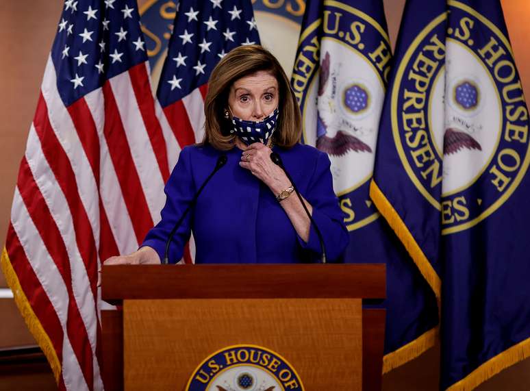 A presidente da Câmara dos EUA, Nancy Pelosi, durante coletiva de imprensa no Capitol Hill em Washington, EUA, 9 de outubro de 2020. REUTERS/Carlos Barria