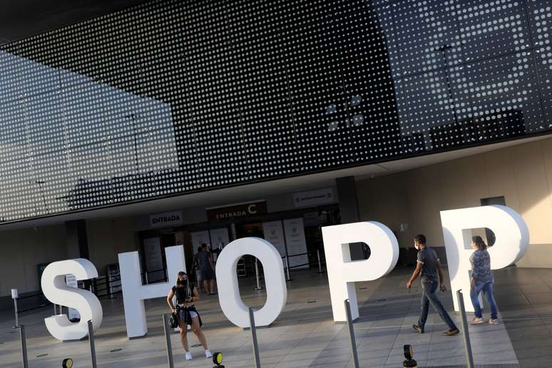 Vista externa de shopping no Rio de janeiro. 11/6/2020. REUTERS/Ricardo Moraes