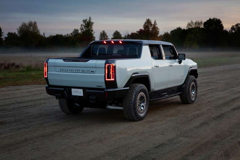 Hummer EV, da marca GMC, reinventa o conceito de picapes, com absurdos 15.582 Nm de torque.