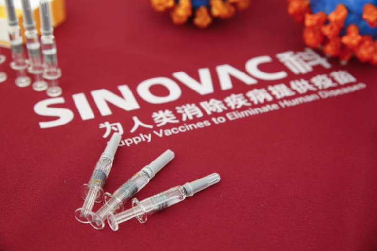 Vacina da Sinovac está na terceira e última etapa de desenvolvimento