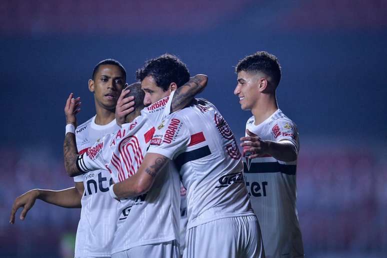 Pablo comemora gol marcado no Binacional (Rubens Chiri/saopaulofc.net)