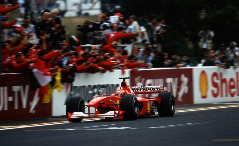 Michael Schumacher confirmou o título em 2000 