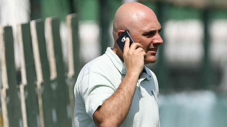 O presidente do Palmeiras, Maurício Galiotte, ainda procura por um novo técnico